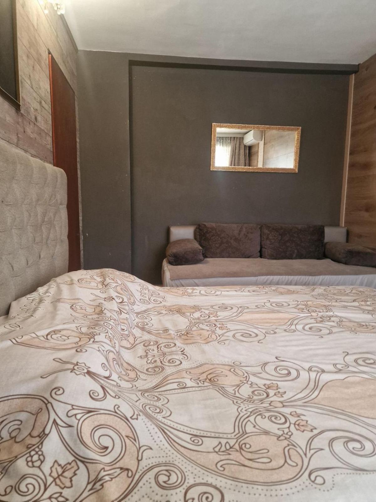 Guest House Maja Novi Sad Exterior foto
